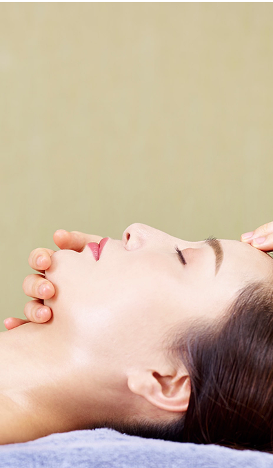 振動 × エステティシャンの手技